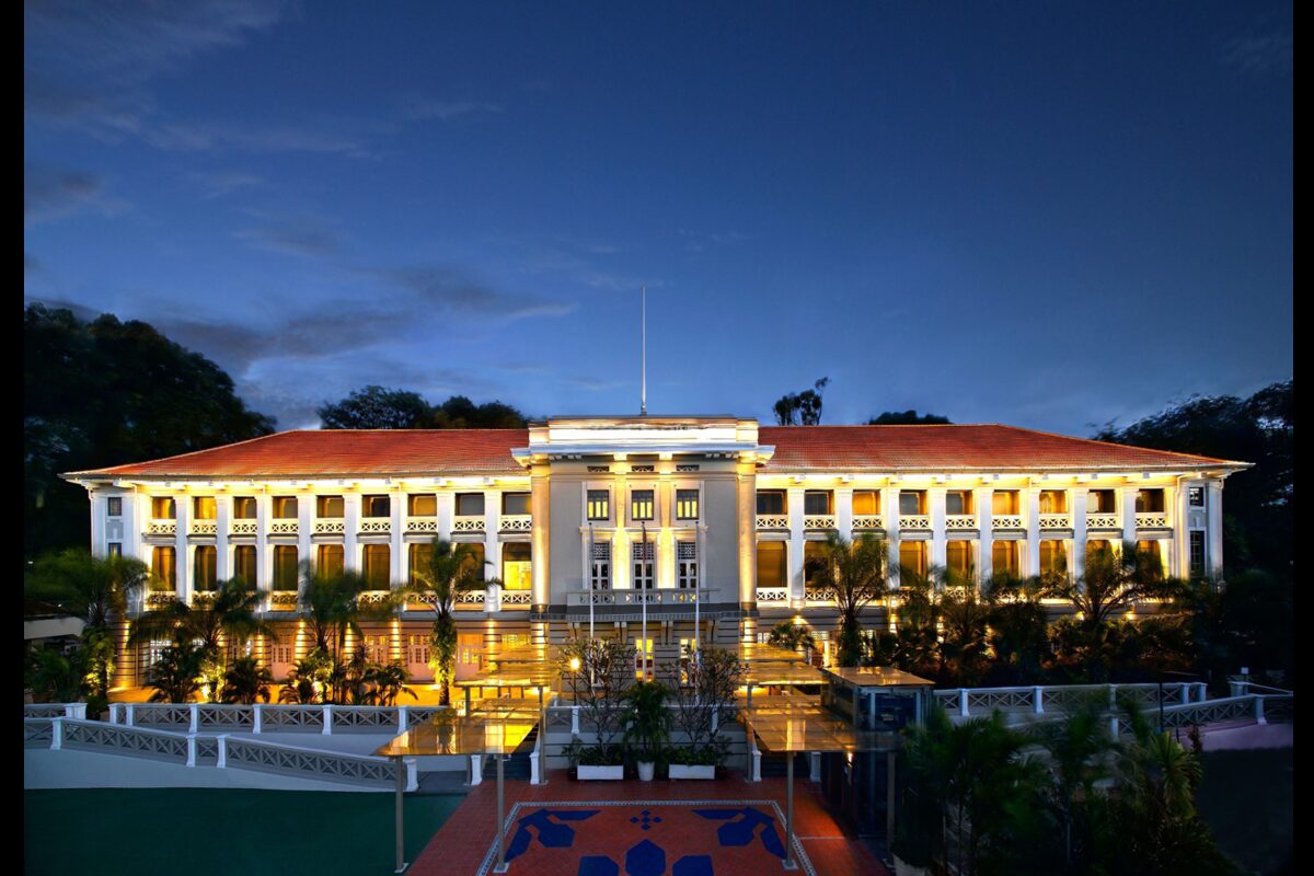 Mett Singapore heritage building at night